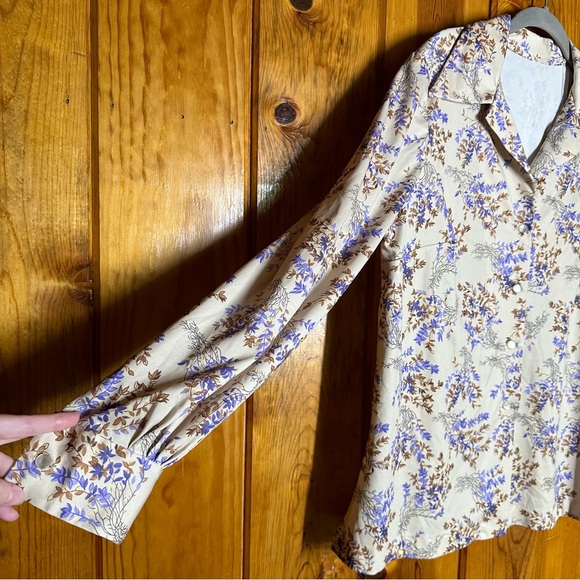 Vintage Floral Long Sleeve Button Down - Picture 5 of 6